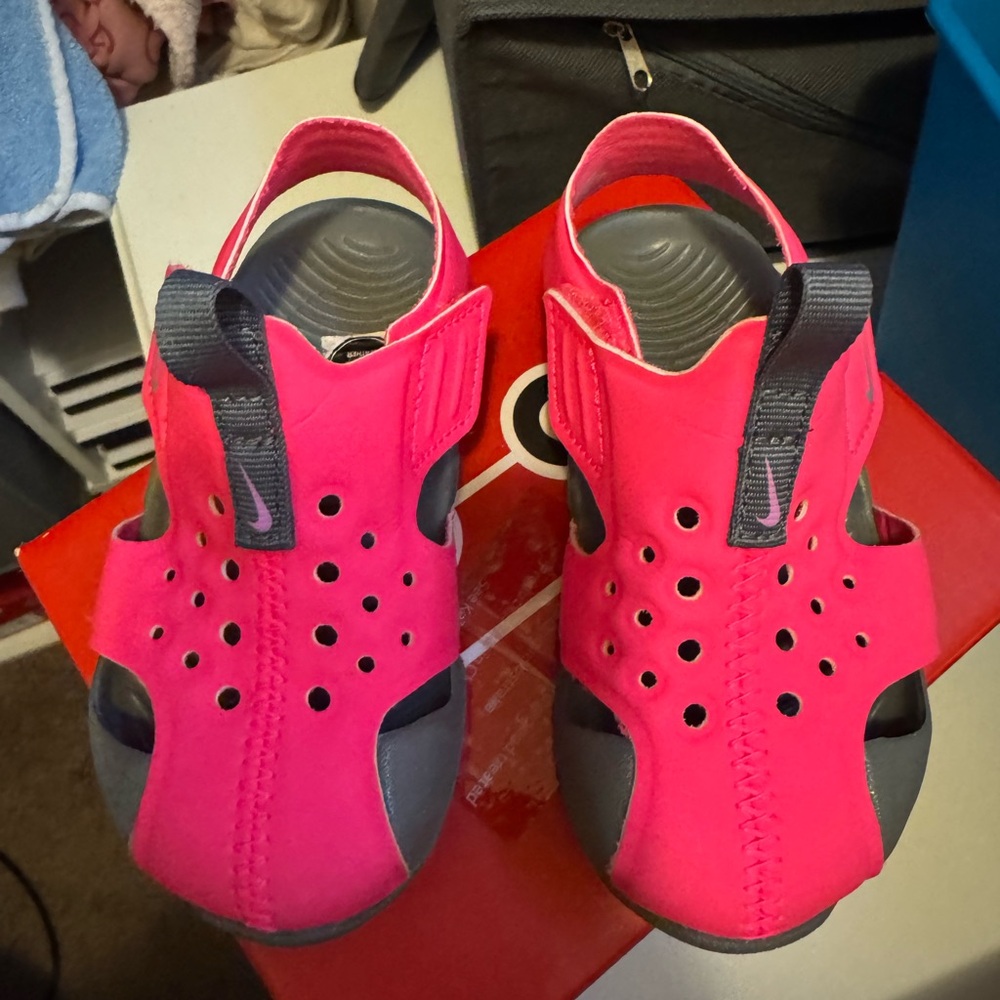 Nike Kids Water Shoes in Pink and Gray